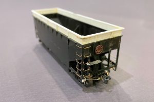 Southern Extended Height Twin Hopper - Athearn Offset 