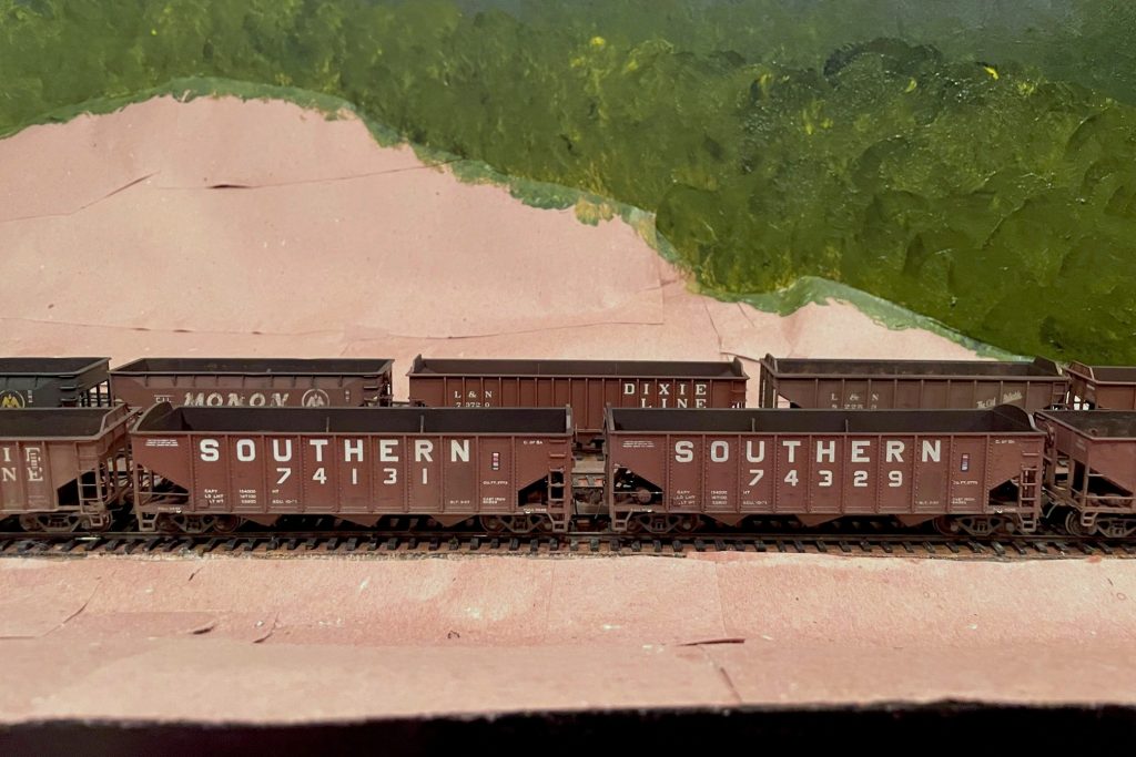 Southern ex-CofGa hoppers from Roundhouse kits